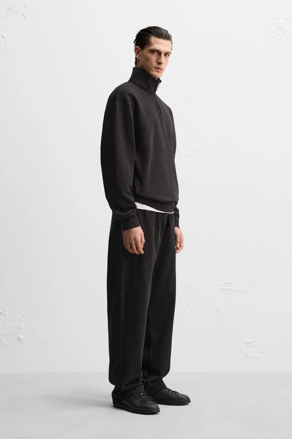 ZARA Camisola / Casacos|Sweatshirts^SWEAT HEAVY WEIGHT GOLA COM FECHO DE CORRER Preto