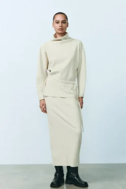 ZARA Tops / Bodies^SWEATER RIB SOFT COM LAÇO Cru