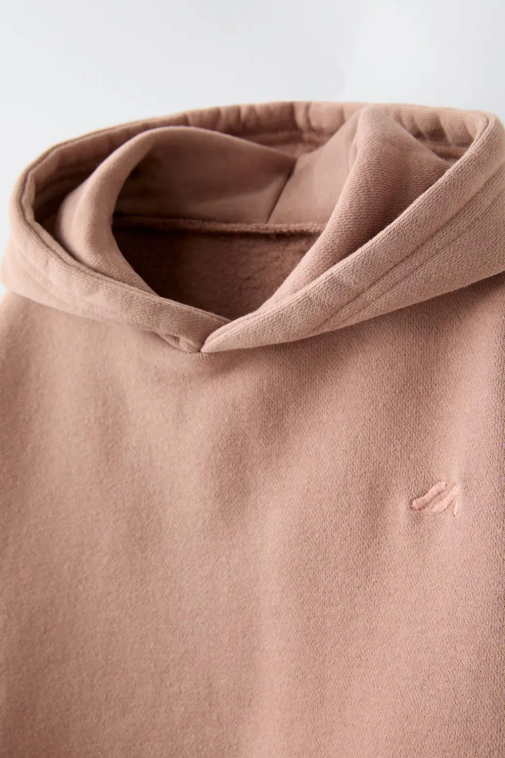 SWEATSHIRT CAPUZ BORDADO-ZARA Fashion