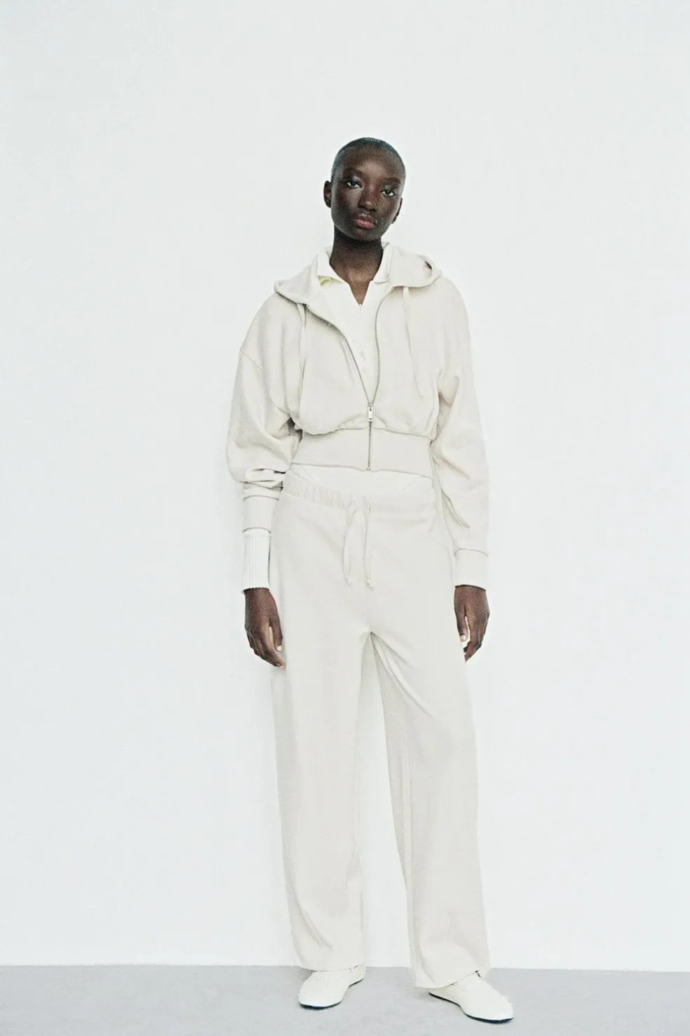 ZARA Winter Layersnew|Sweatshirts / Joggers^SWEATSHIRT CAPUZ SOFT Cru