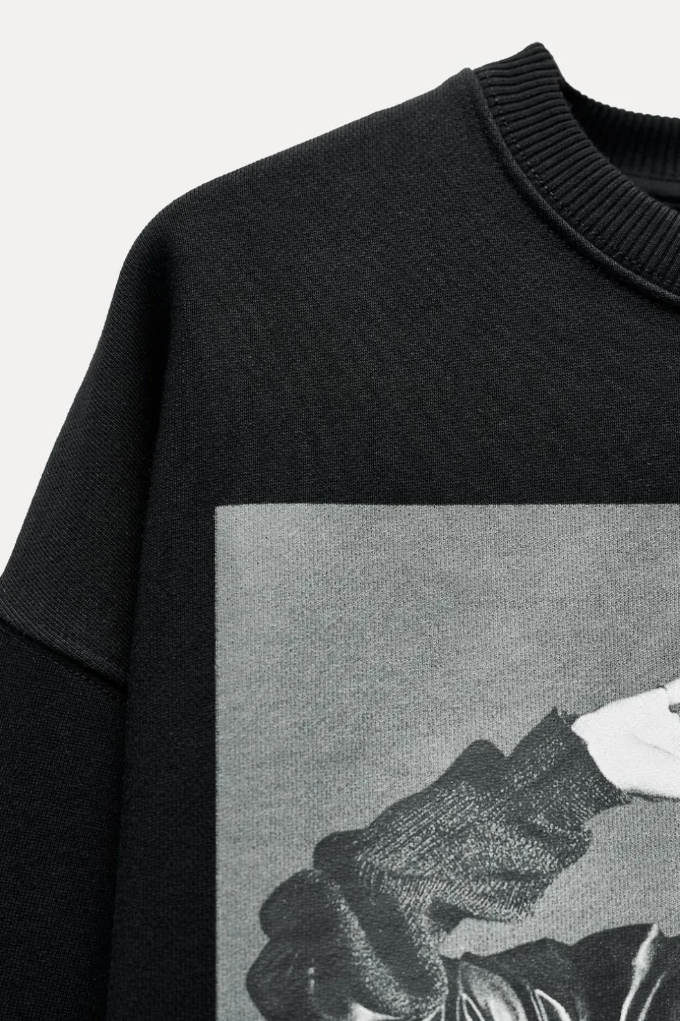ZARA Sweatshirts / Joggers|T-Shirts^SWEATSHIRT CLAUDIA SCHIFFER - PHOTO BY LUIGI & LANGO LICENSED BY TRUNK ARCHIVE Preto