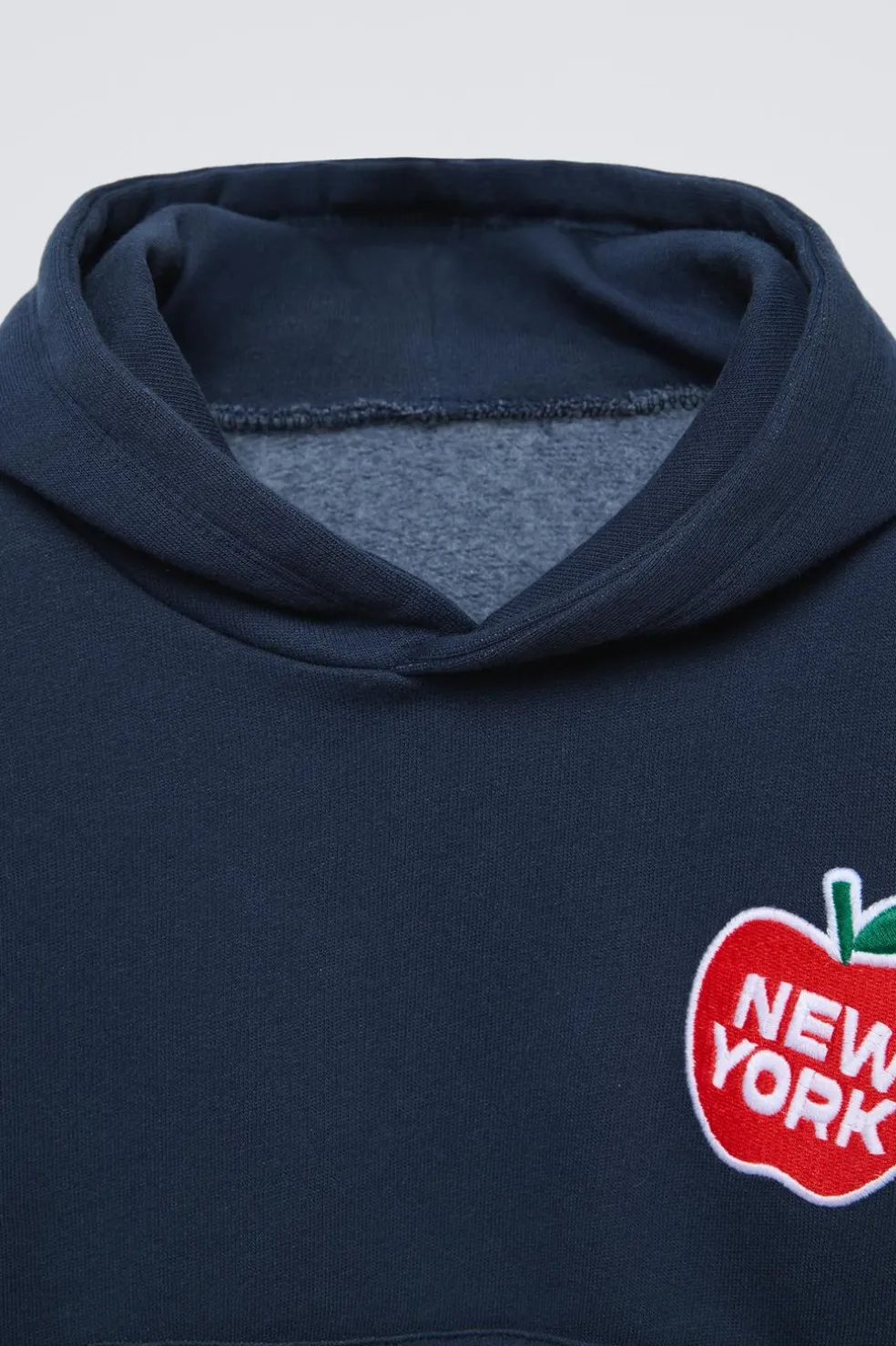 SWEATSHIRT COM BORDADO MAÇÃ-ZARA Sale