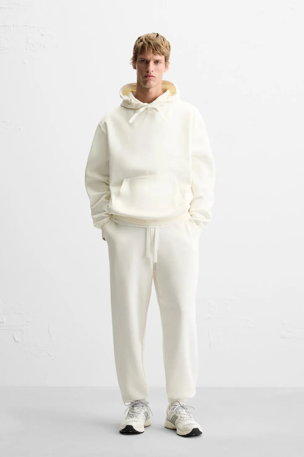 ZARA Vestuário De Inverno|Sweatshirts^SWEATSHIRT COM CAPUZ Branco-marfim