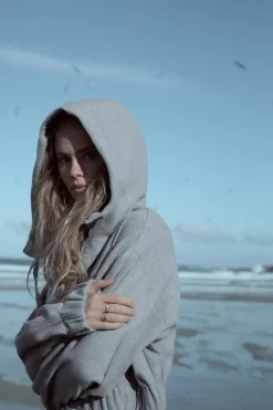 ZARA Winter Layersnew|Sweatshirts / Joggers^SWEATSHIRT CROPPED SOFT COM CAPUZ Cinzento-claro