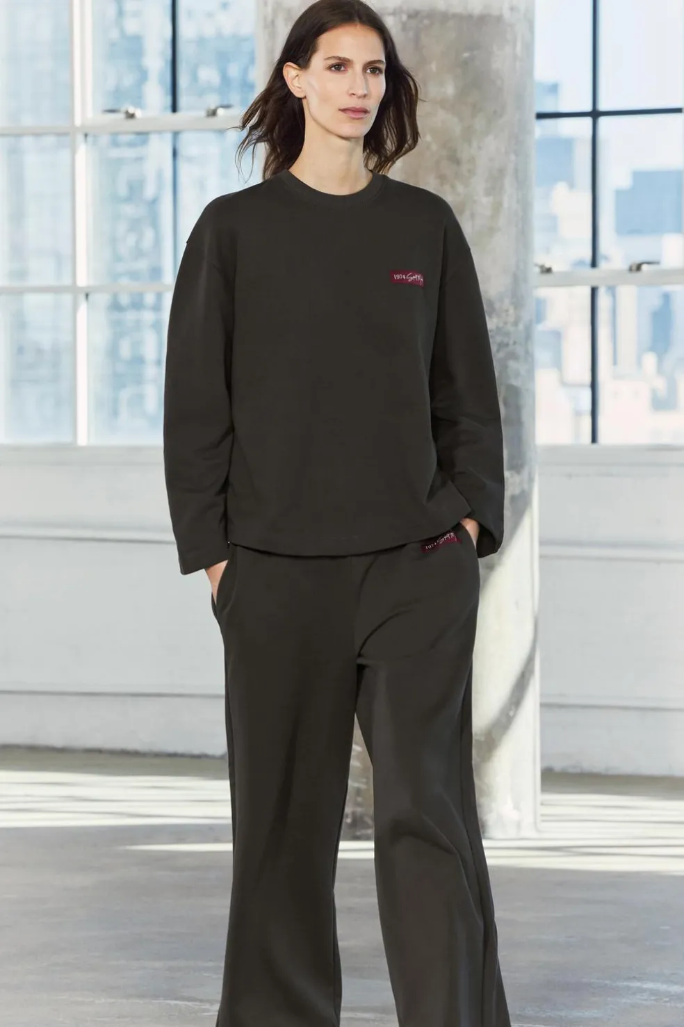 ZARA Winter Layersnew|Sweatshirts / Joggers^SWEATSHIRT DE FELPA COM ETIQUETA Castanho-escuro