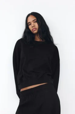 ZARA Winter Layersnew|Sweatshirts / Joggers^SWEATSHIRT EM FELPA BÁSICA Preto