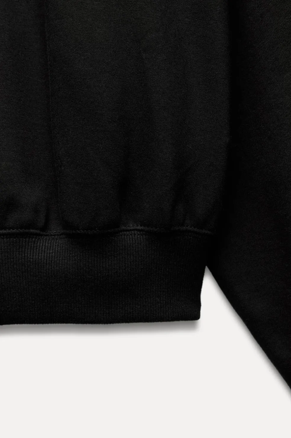 ZARA Winter Layersnew|Sweatshirts / Joggers^SWEATSHIRT EM FELPA BÁSICA Preto