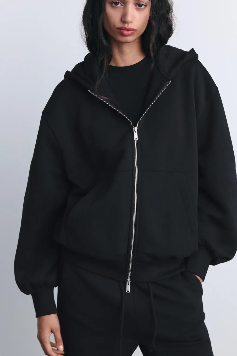 ZARA Winter Layersnew|Sweatshirts / Joggers^SWEATSHIRT OVERSIZE COM FECHO DE CORRER Preto