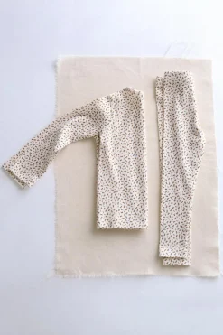 TIMELESZ - PIJAMA COM FLORZINHAS E BOLSA-ZARA Shop