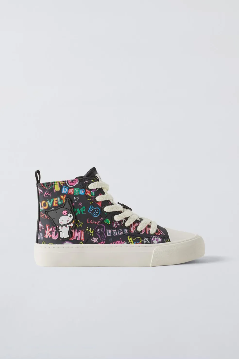 TÉNIS BOTA DESPORTIVO KUROMI © SANRIO-ZARA Fashion