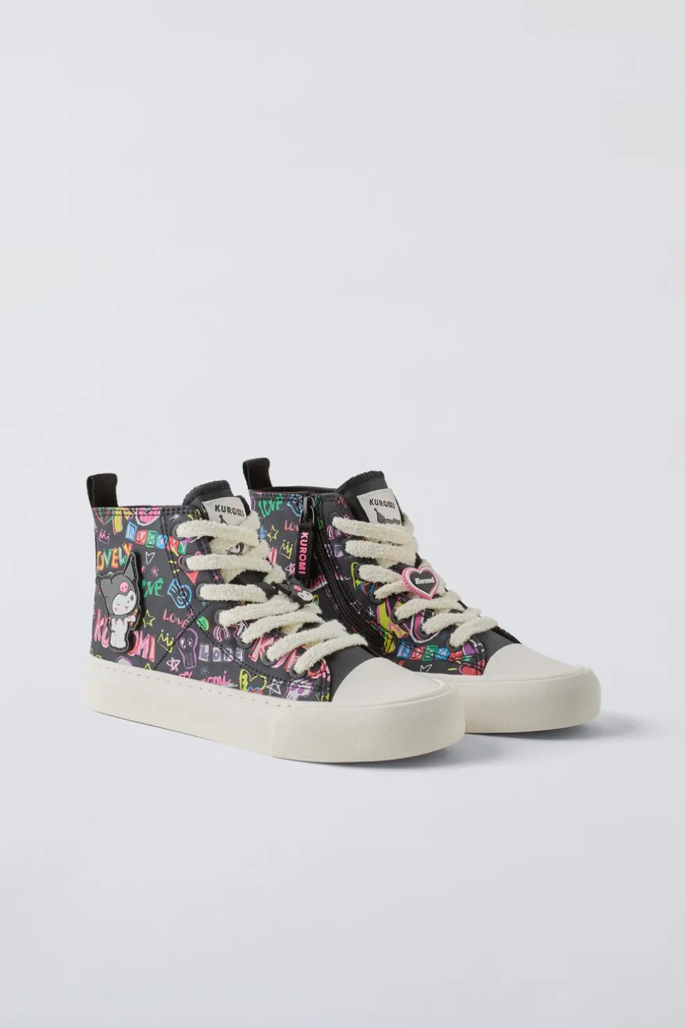 TÉNIS BOTA DESPORTIVO KUROMI © SANRIO-ZARA Fashion