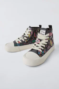 TÉNIS BOTA DESPORTIVO KUROMI © SANRIO-ZARA Fashion