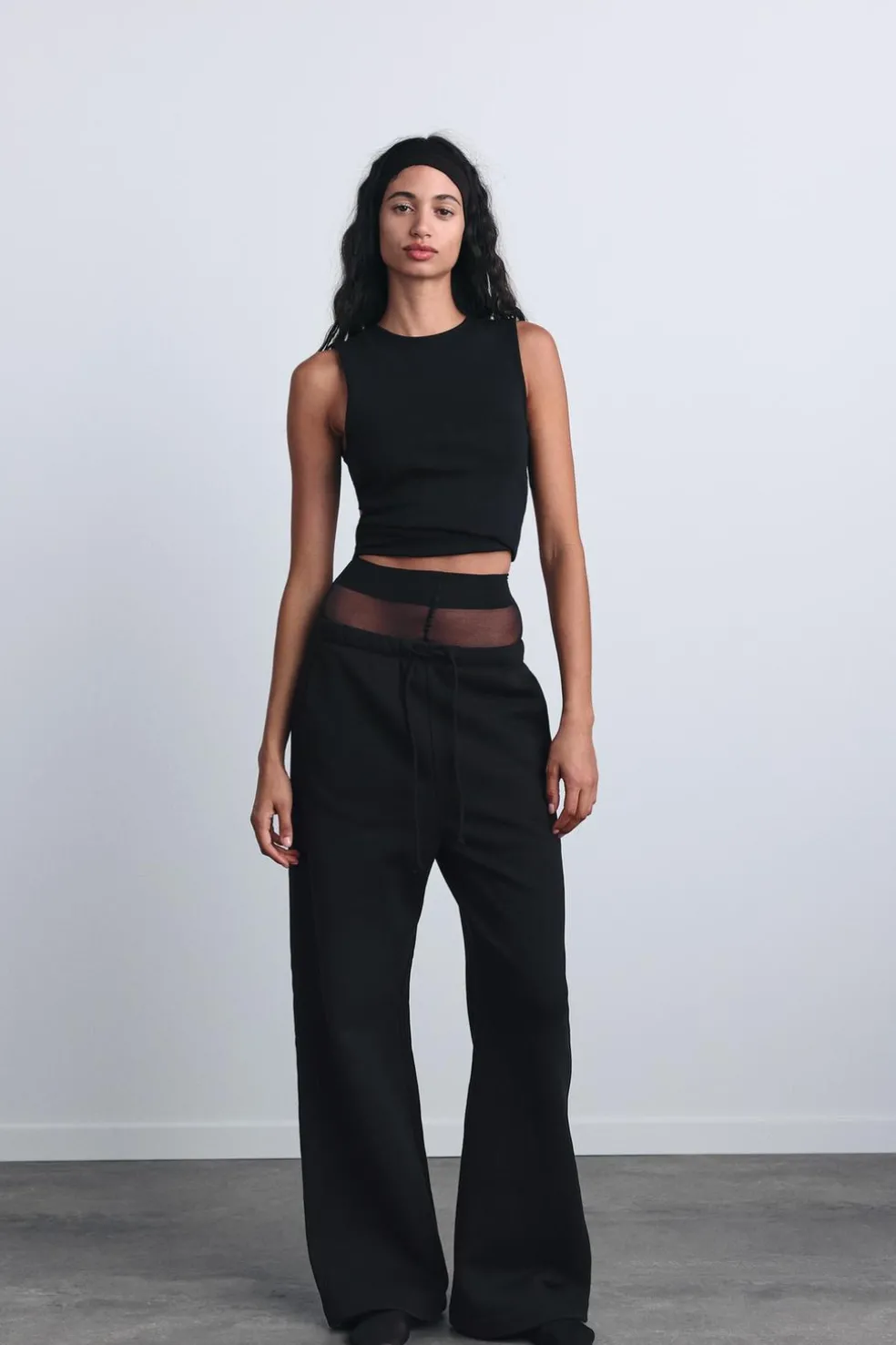 ZARA Winter Layersnew|Sweatshirts / Joggers^TOP COM NERVURAS E ABERTURA NAS COSTAS Preto