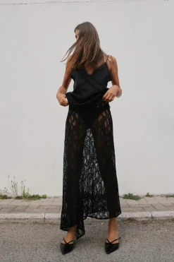 ZARA Tops / Bodies^TOP ESTILO LINGERIE ACETINADO Preto