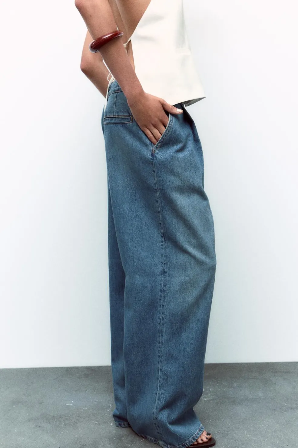 ZARA Jeans^TRF DARTED HIGH-WAIST JEANS Azul