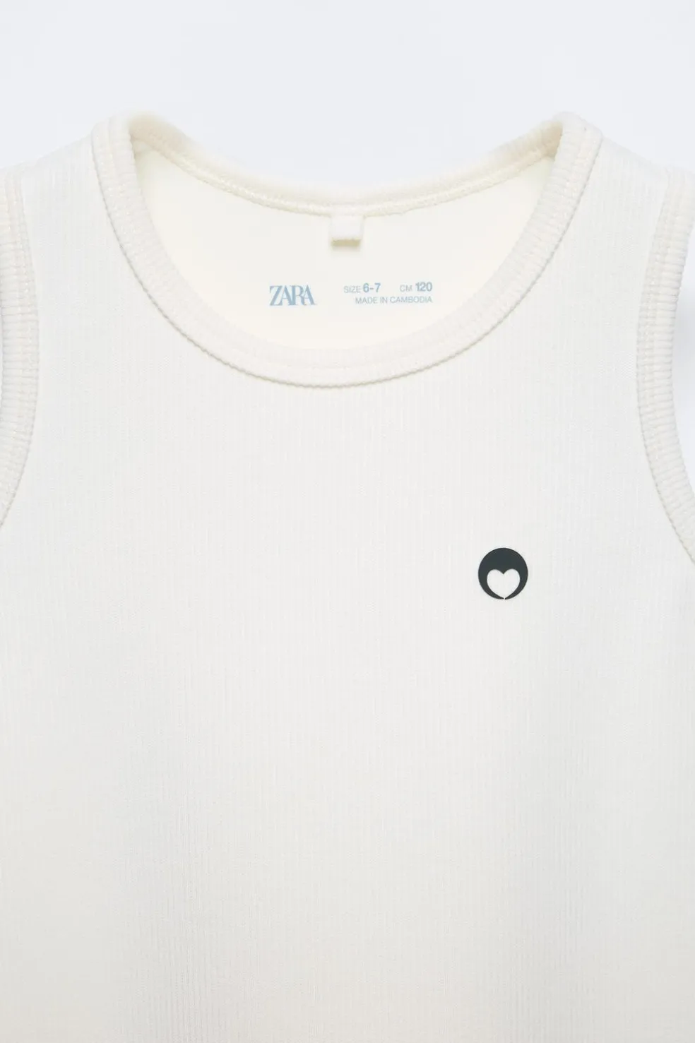 T-SHIRT COM NERVURAS E CORAÇÃO EM RELEVO-ZARA Online