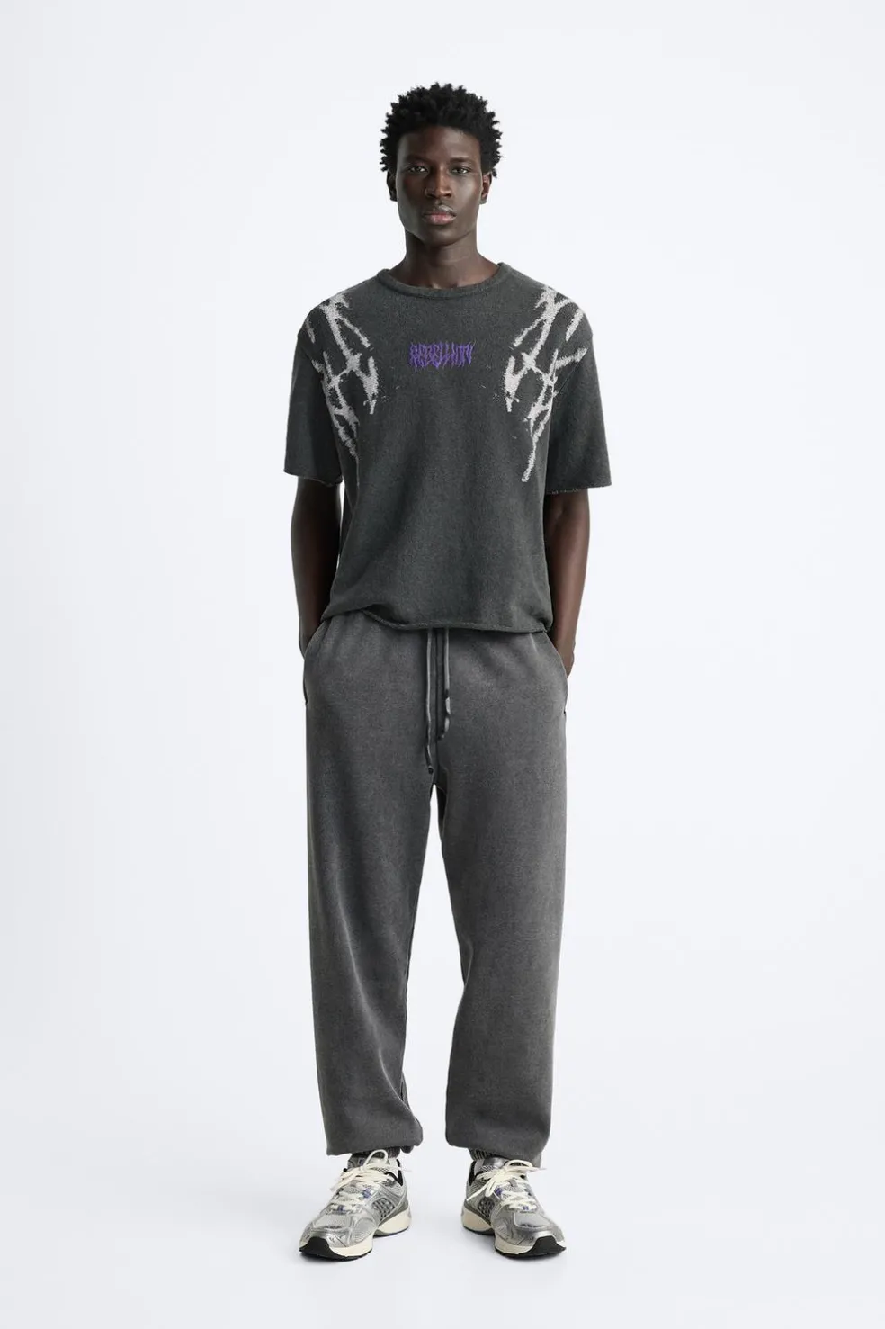 ZARA Camisola / Casacos|T-Shirts^T-SHIRT DE MALHA COM ESTAMPADO EM RELEVO Cinzento-antracite