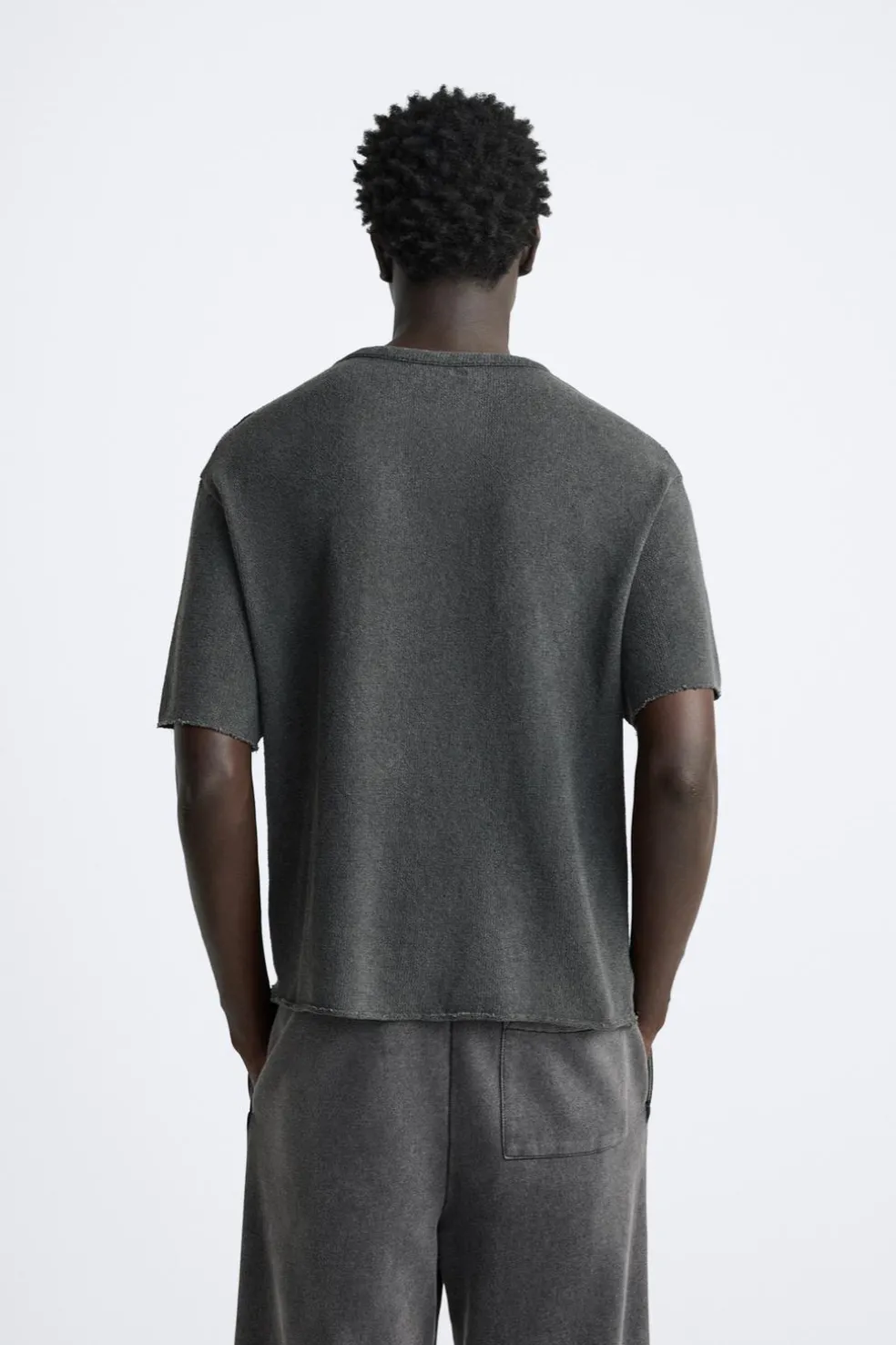 ZARA Camisola / Casacos|T-Shirts^T-SHIRT DE MALHA COM ESTAMPADO EM RELEVO Cinzento-antracite
