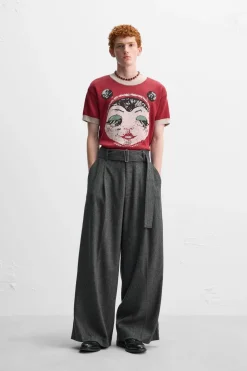 ZARA Camisola / Casacos|T-Shirts^T-SHIRT DE MALHA JACQUARD CARA X HARRY LAMBERT Grená