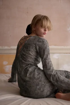 ZARA Vestidos|Lingerie^VESTIDO COM MISSANGAS E COSTAS CRUZADAS Cinzento
