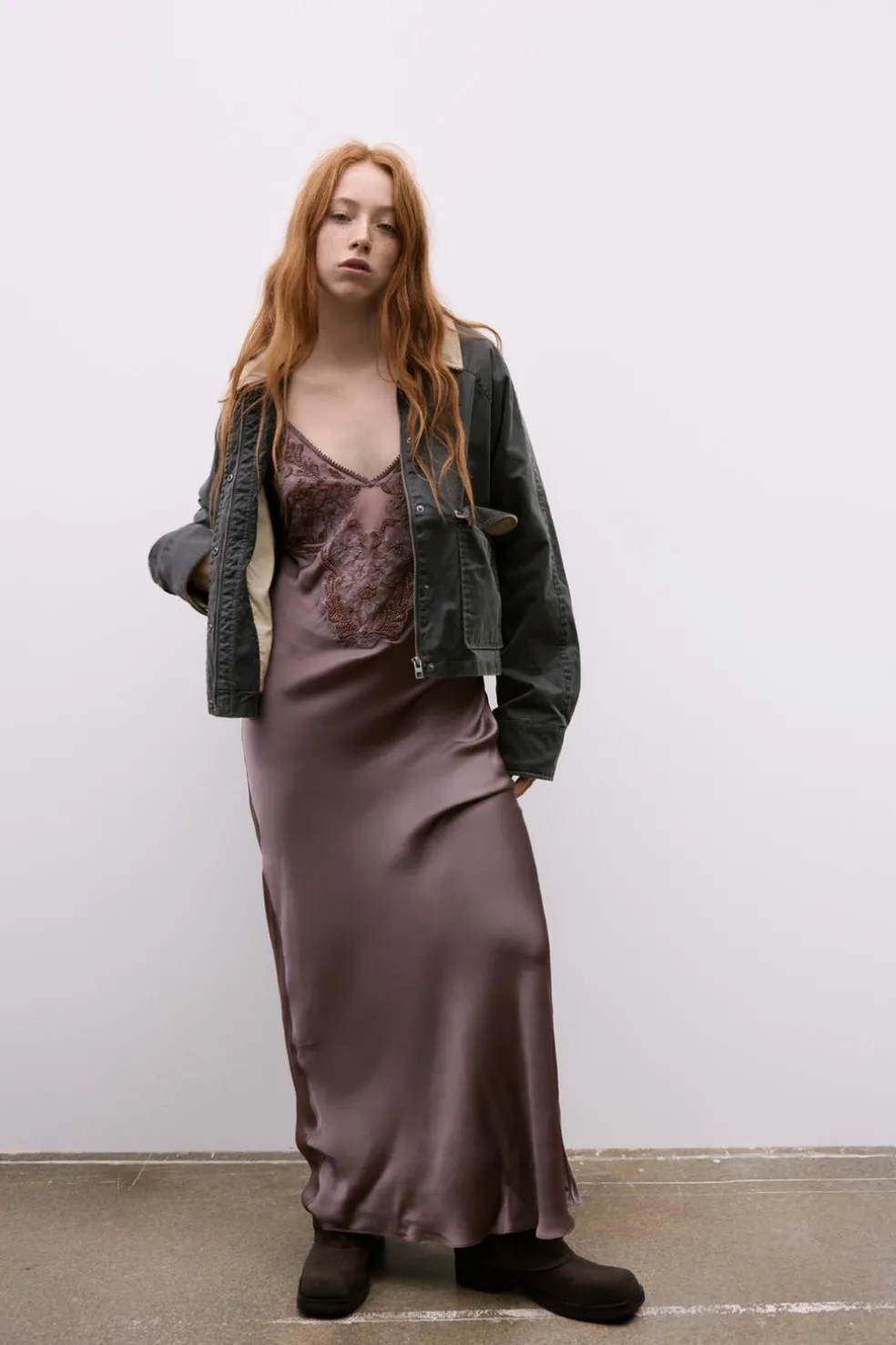 ZARA Vestidos|Lingerie^VESTIDO COMBINADO COM BORDADOS E MISSANGAS Beringela