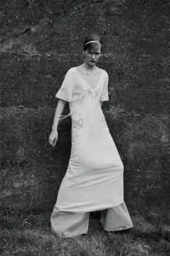 ZARA Vestidos|Lingerie^VESTIDO COMPRIDO BORDADOS Branco