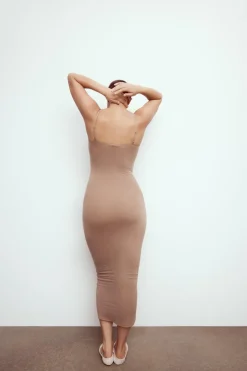 ZARA Vestidos|Lingerie^VESTIDO COMPRIDO EM POLIAMIDA rosa-bege